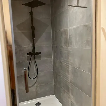 Appartement Hebergements Independants Proches Aeroport De Nantes Atlantique Et Centre De Nantes *